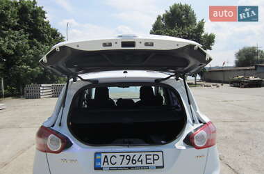 Внедорожник / Кроссовер Ford Kuga 2011 в 