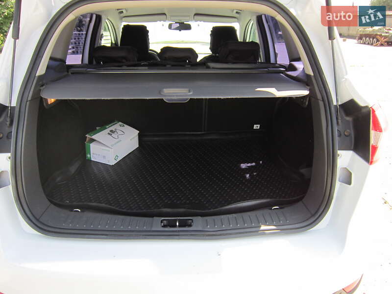 Позашляховик / Кросовер Ford Kuga 2011 в Цумані