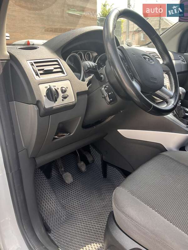 Позашляховик / Кросовер Ford Kuga 2012 в Козятині