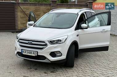 Внедорожник / Кроссовер Ford Kuga 2019 в 