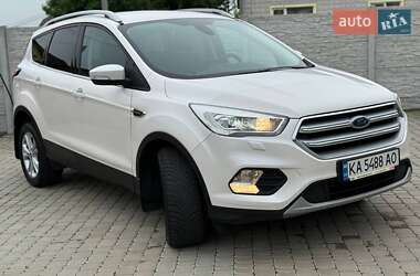 Внедорожник / Кроссовер Ford Kuga 2019 в 