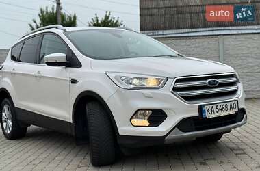 Внедорожник / Кроссовер Ford Kuga 2019 в 