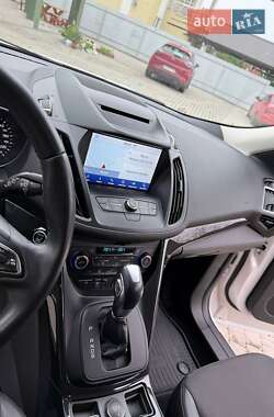 Внедорожник / Кроссовер Ford Kuga 2019 в 