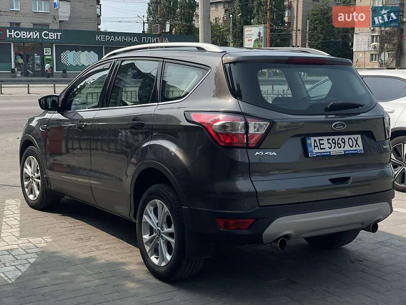 Позашляховик / Кросовер Ford Kuga 2019 в Дніпрі
