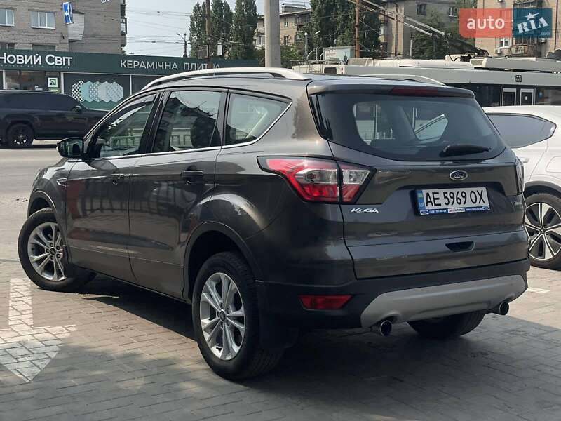 Позашляховик / Кросовер Ford Kuga 2019 в Дніпрі