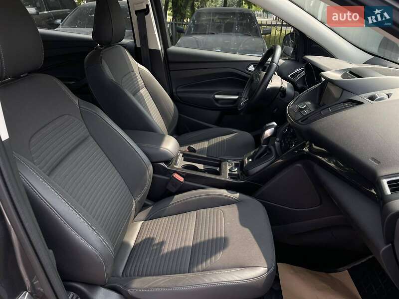 Позашляховик / Кросовер Ford Kuga 2019 в Дніпрі