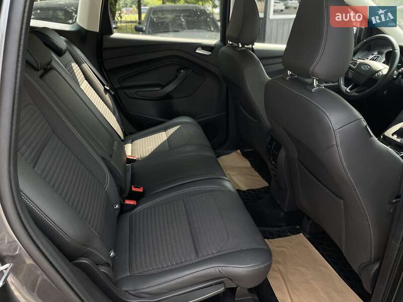 Позашляховик / Кросовер Ford Kuga 2019 в Дніпрі