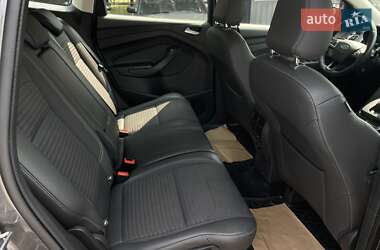 Внедорожник / Кроссовер Ford Kuga 2019 в 