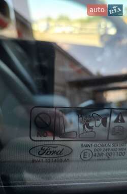 Внедорожник / Кроссовер Ford Kuga 2012 в 