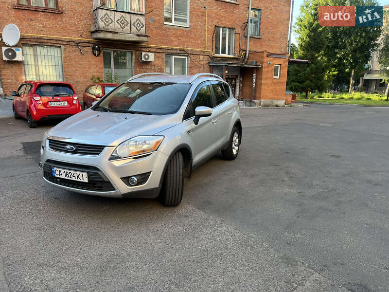 Позашляховик / Кросовер Ford Kuga 2011 в Черкасах