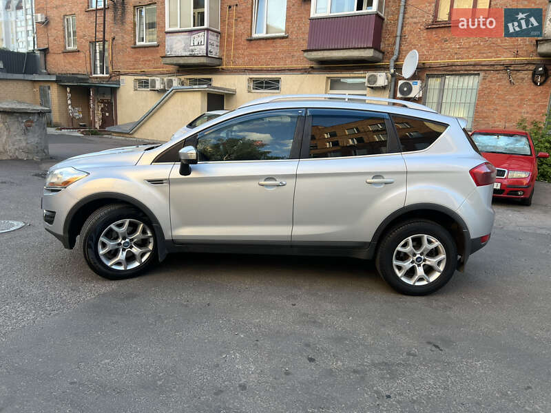Позашляховик / Кросовер Ford Kuga 2011 в Черкасах