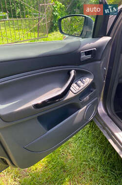 Внедорожник / Кроссовер Ford Kuga 2011 в 