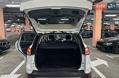 Внедорожник / Кроссовер Ford Kuga 2013 в 