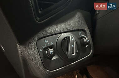 Внедорожник / Кроссовер Ford Kuga 2013 в 