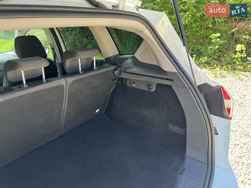Внедорожник / Кроссовер Ford Kuga 2010 в Надворной