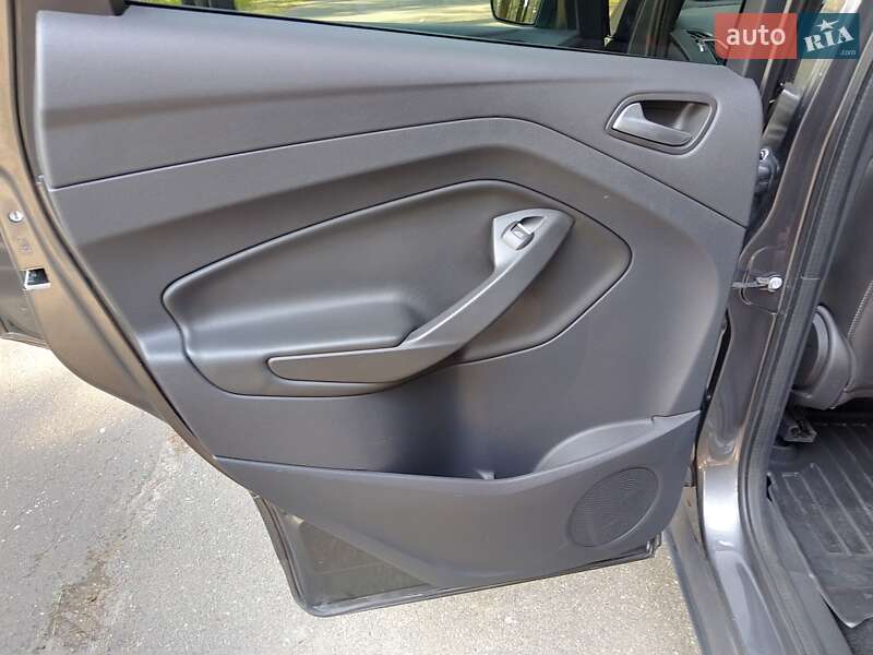 Внедорожник / Кроссовер Ford Kuga 2016 в Каменке