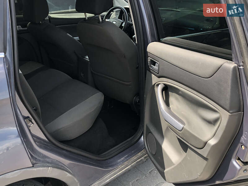 Внедорожник / Кроссовер Ford Kuga 2011 в Ровно