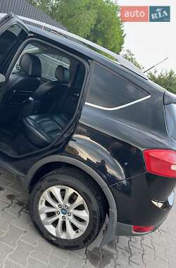 Внедорожник / Кроссовер Ford Kuga 2011 в 