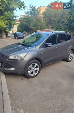 Позашляховик / Кросовер Ford Kuga 2013 в 