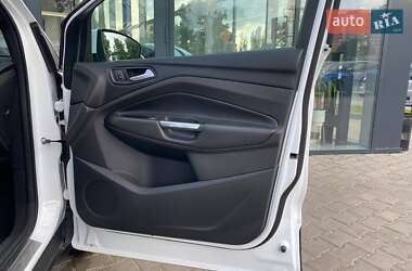 Внедорожник / Кроссовер Ford Kuga 2019 в 