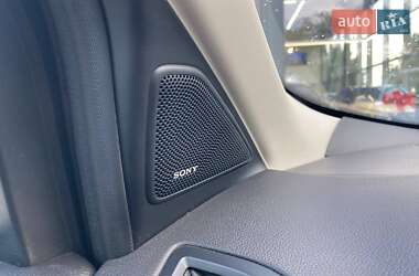 Внедорожник / Кроссовер Ford Kuga 2019 в 