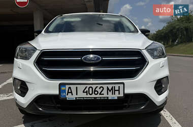 Внедорожник / Кроссовер Ford Kuga 2017 в 