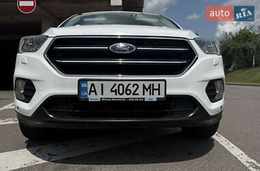 Внедорожник / Кроссовер Ford Kuga 2017 в 