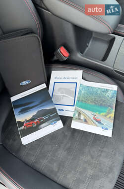 Позашляховик / Кросовер Ford Kuga 2021 в 