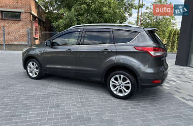 Внедорожник / Кроссовер Ford Kuga 2016 в 