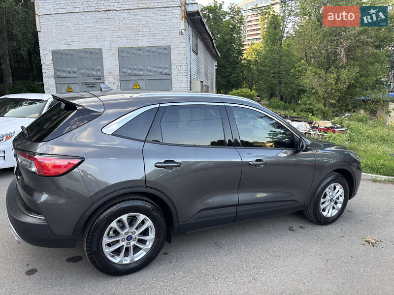 Позашляховик / Кросовер Ford Kuga 2021 в Києві
