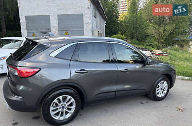 Внедорожник / Кроссовер Ford Kuga 2021 в 
