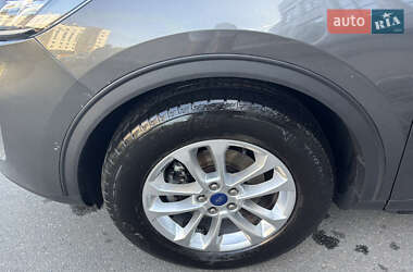 Внедорожник / Кроссовер Ford Kuga 2021 в 