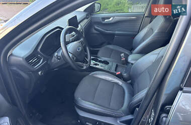 Внедорожник / Кроссовер Ford Kuga 2021 в 