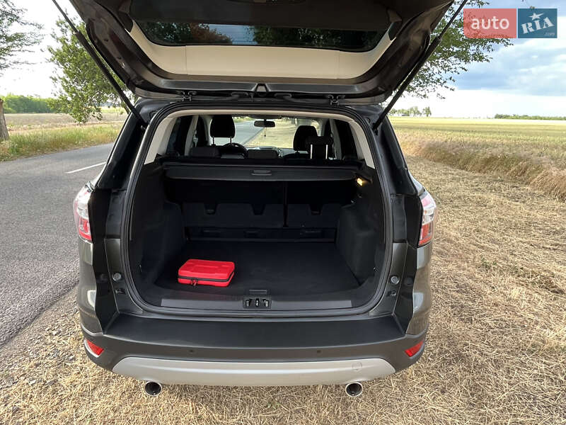 Внедорожник / Кроссовер Ford Kuga 2019 в Пятихатках