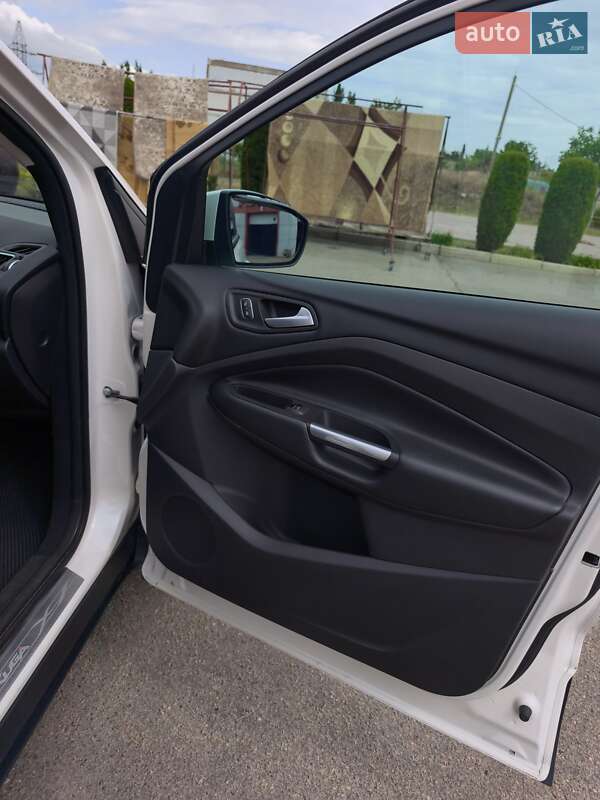 Внедорожник / Кроссовер Ford Kuga 2019 в Южноукраинске