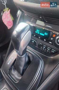 Внедорожник / Кроссовер Ford Kuga 2013 в 