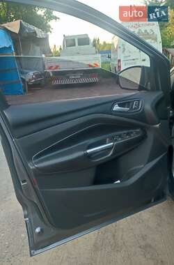 Внедорожник / Кроссовер Ford Kuga 2013 в 