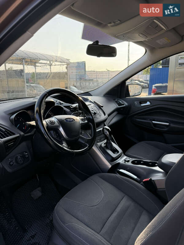 Внедорожник / Кроссовер Ford Kuga 2013 в Ивано-Франковске