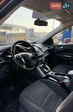 Внедорожник / Кроссовер Ford Kuga 2013 в 