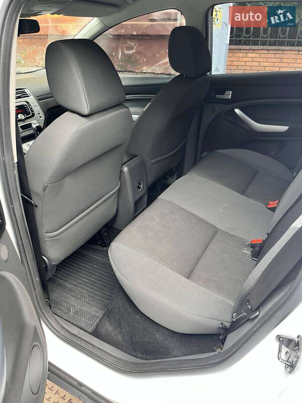 Внедорожник / Кроссовер Ford Kuga 2011 в Чернигове