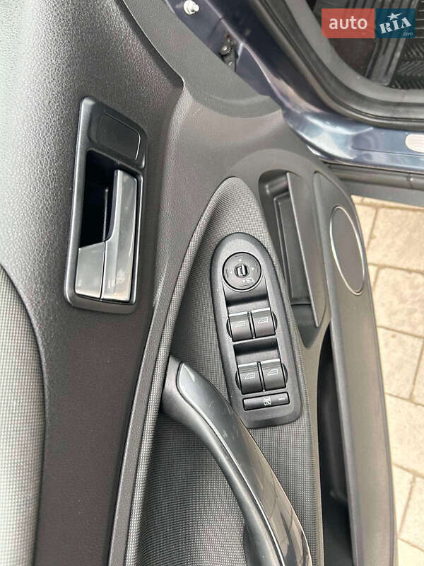 Внедорожник / Кроссовер Ford Kuga 2011 в Бучаче