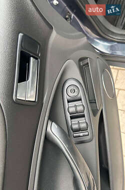 Внедорожник / Кроссовер Ford Kuga 2011 в 