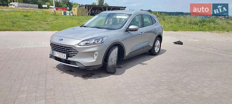 Внедорожник / Кроссовер Ford Kuga 2020 в Чорткове