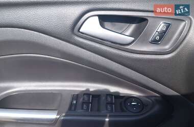 Позашляховик / Кросовер Ford Kuga 2014 в 