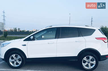 Внедорожник / Кроссовер Ford Kuga 2015 в 