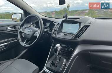 Внедорожник / Кроссовер Ford Kuga 2016 в 