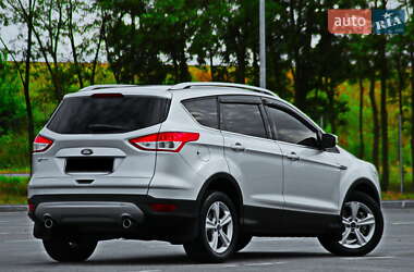 Внедорожник / Кроссовер Ford Kuga 2014 в 