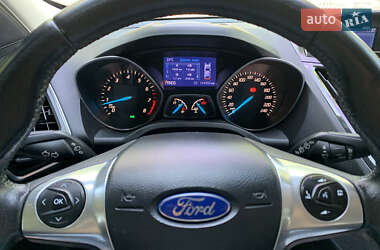 Внедорожник / Кроссовер Ford Kuga 2013 в 