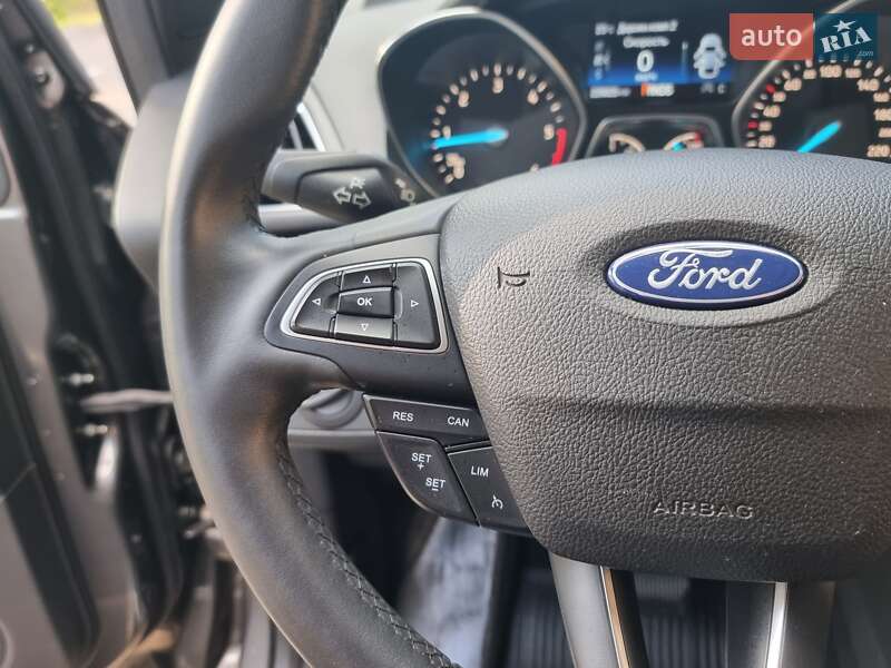 Позашляховик / Кросовер Ford Kuga 2019 в Києві