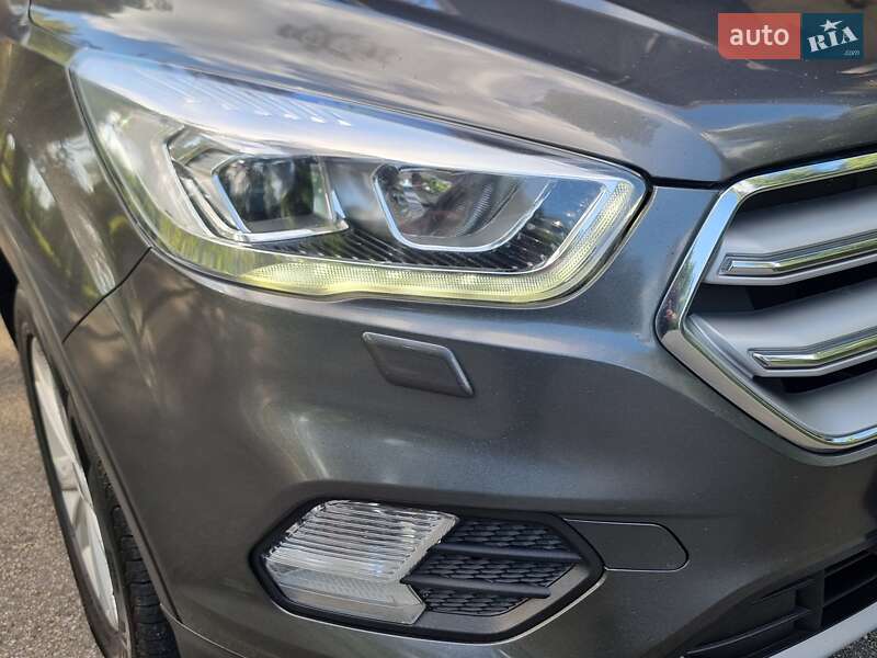 Позашляховик / Кросовер Ford Kuga 2019 в Києві